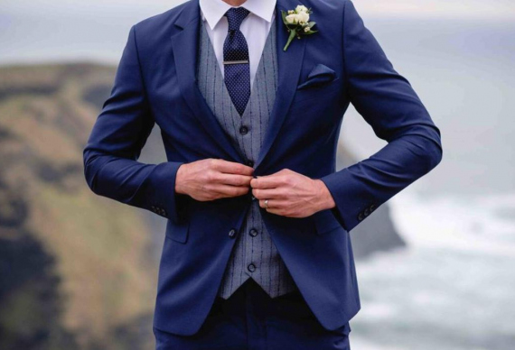 Костюм жениха цвета "Navy blue"